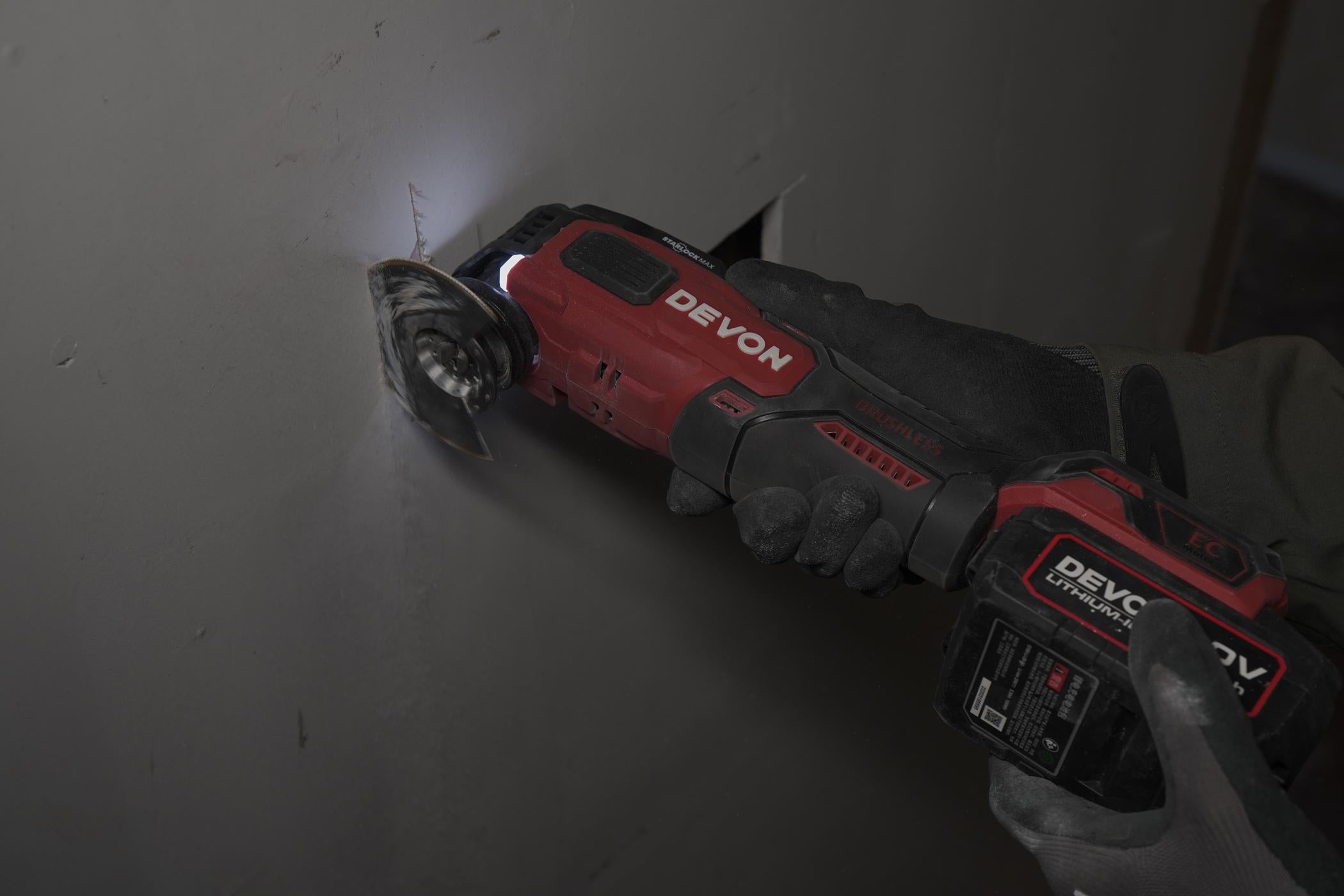20V MAX CORDLESS BRUSHLESS OSCILLATING MULTI-TOOL