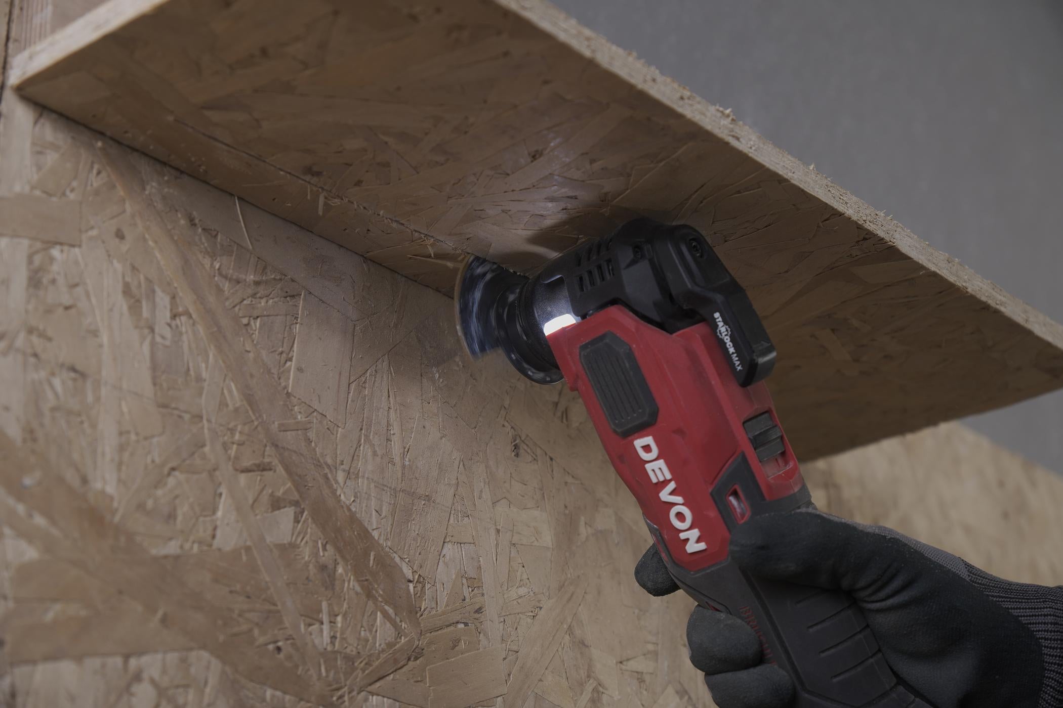 20V MAX CORDLESS BRUSHLESS OSCILLATING MULTI-TOOL