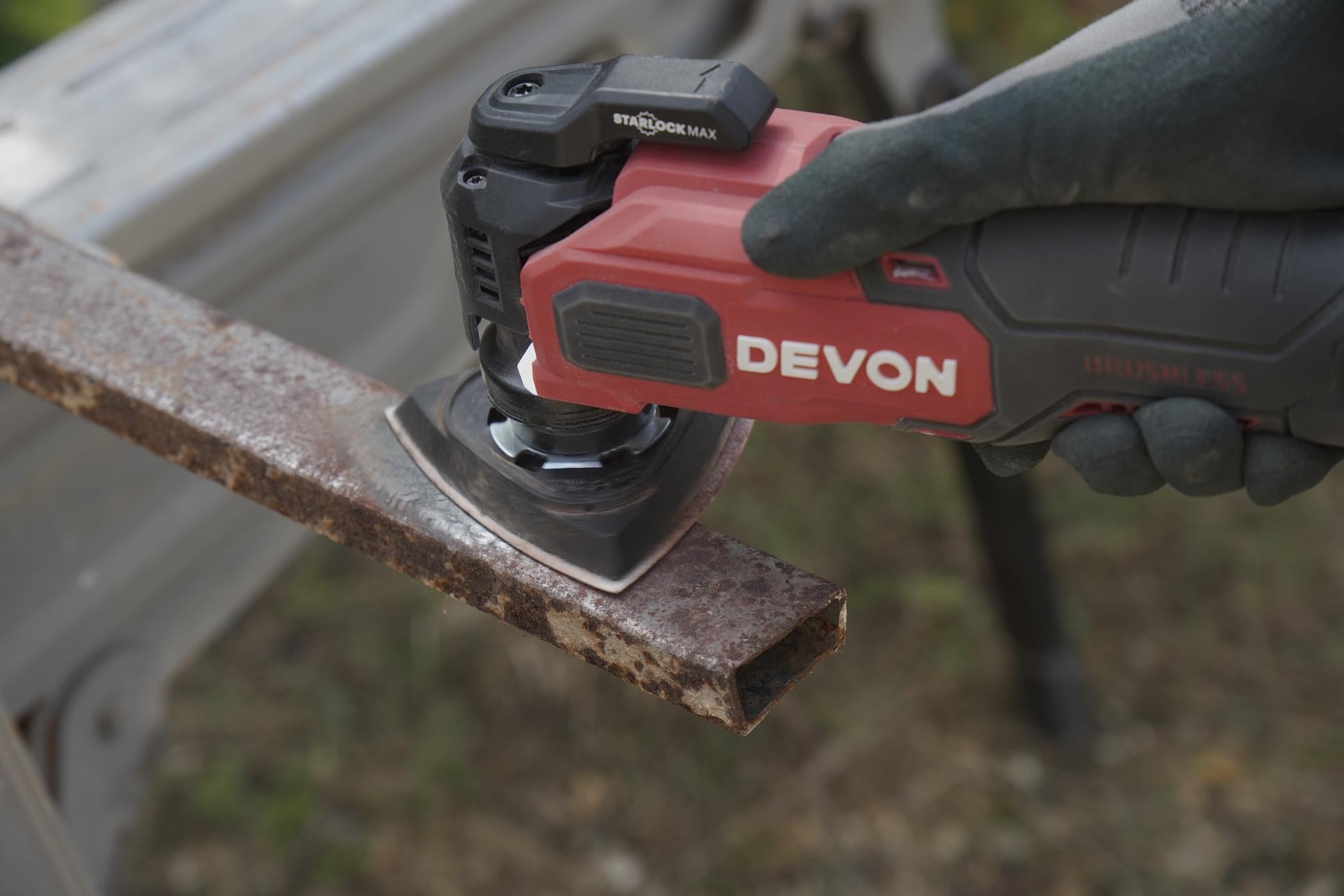 20V MAX CORDLESS BRUSHLESS OSCILLATING MULTI-TOOL